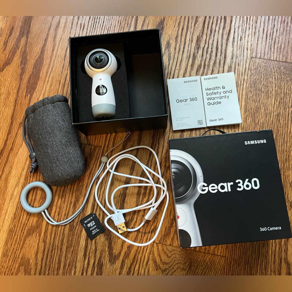 Gear 360 Camera - Picture 3 of 7